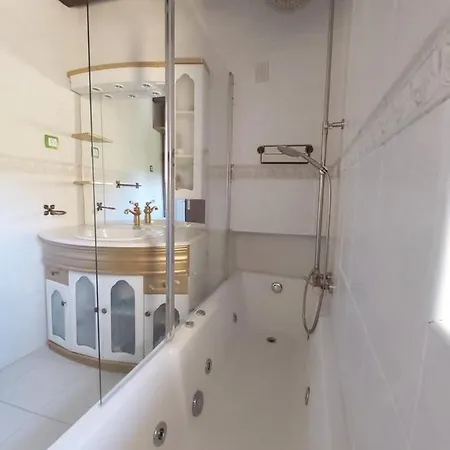 Valle De Altamira سانتيانا ذيل مار